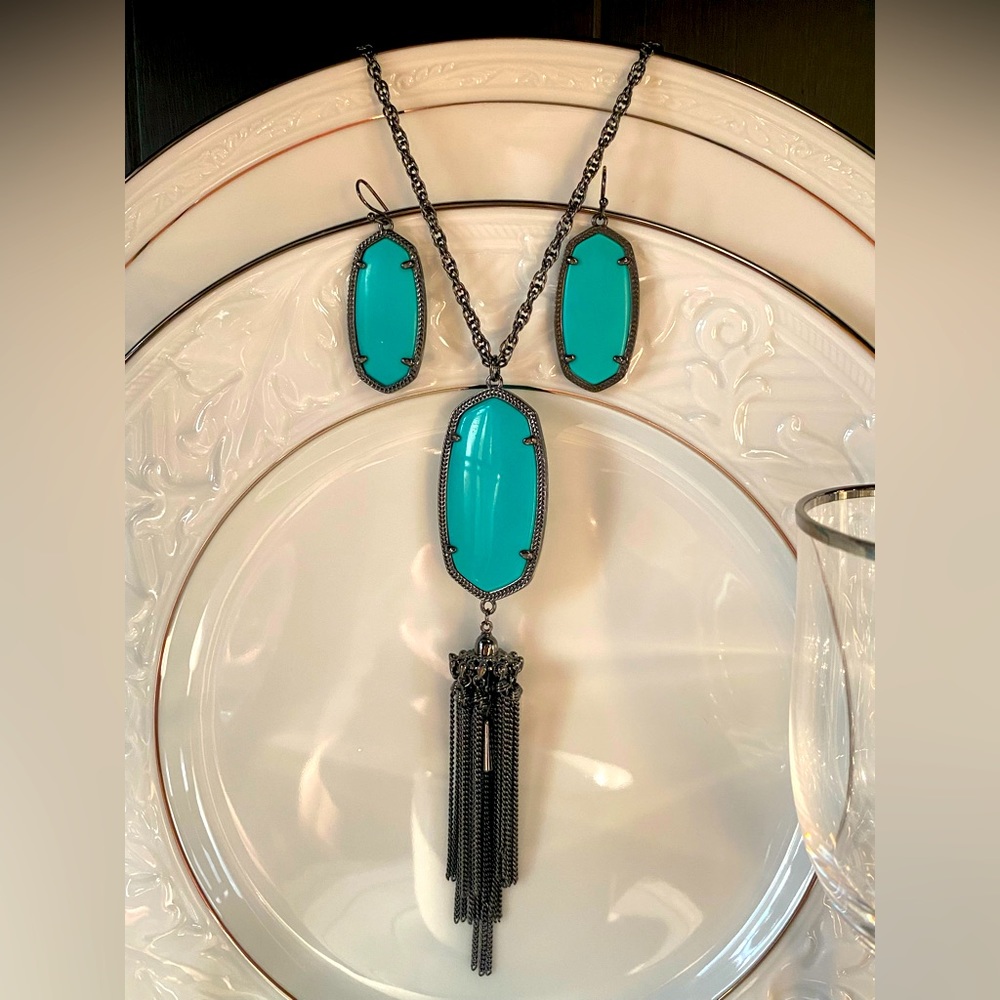 Kendra Scott turquoise set. Elle earrings and Danielle necklace.